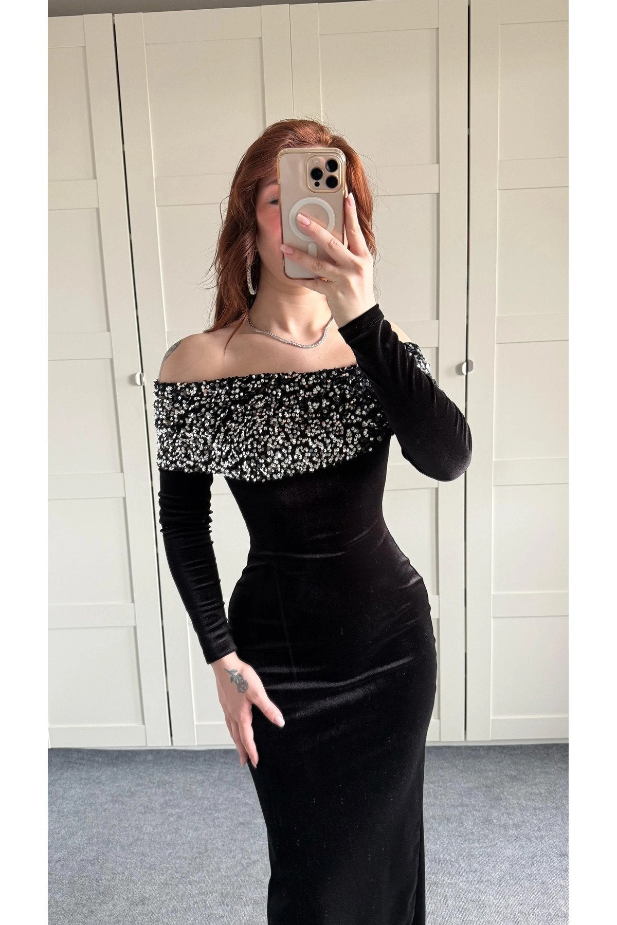 Kadın Payetli Madonna Yaka Kadife Şık Gece Yılbaşı Elbisesi