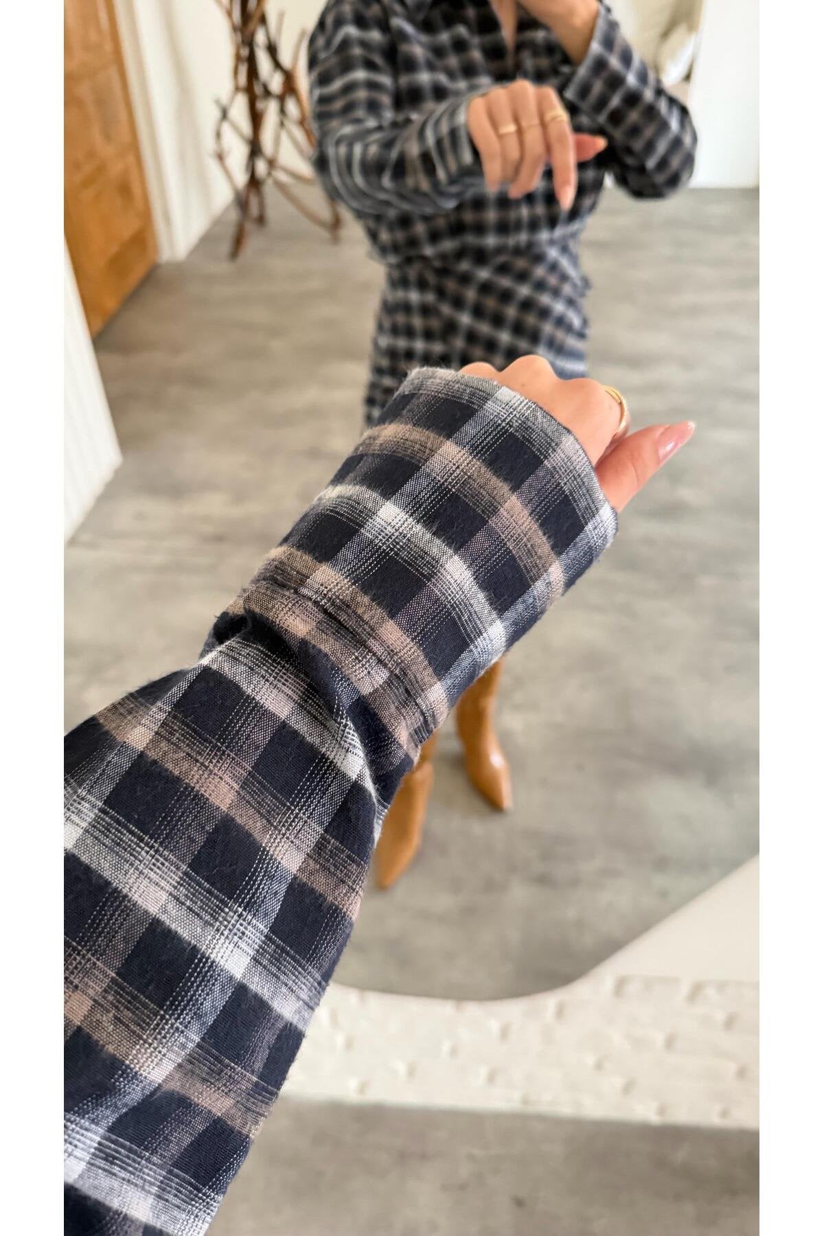 Lacivert Düğmeli Ekose Desenli Muadil Gömlek Elbise GAUS-00877