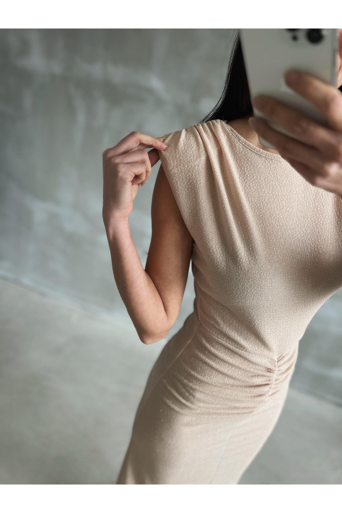 Kadın Bej Önden Yırtmaçlı Likralı Simli Şık Zarif Party Gece Elbisesi