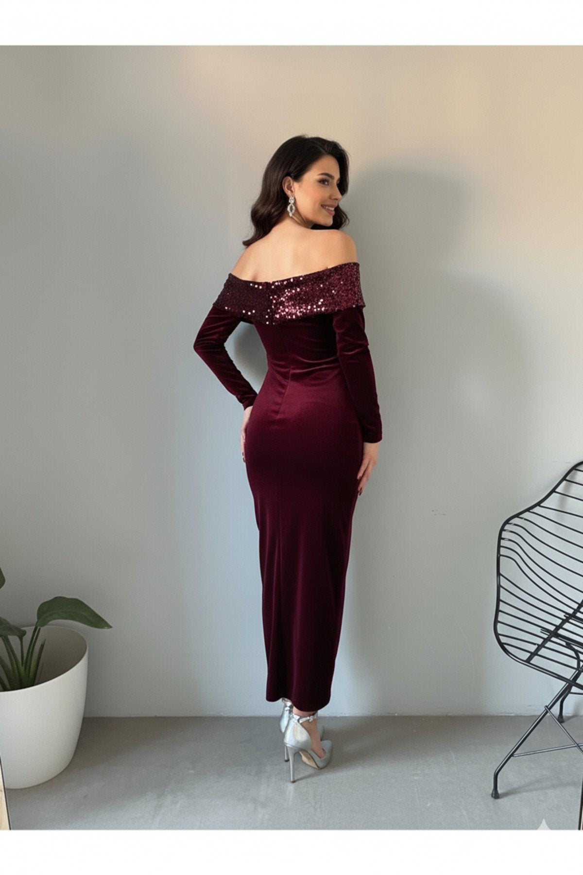 Kadın Payetli Madonna Yaka Kadife Şık Gece Yılbaşı Elbisesi