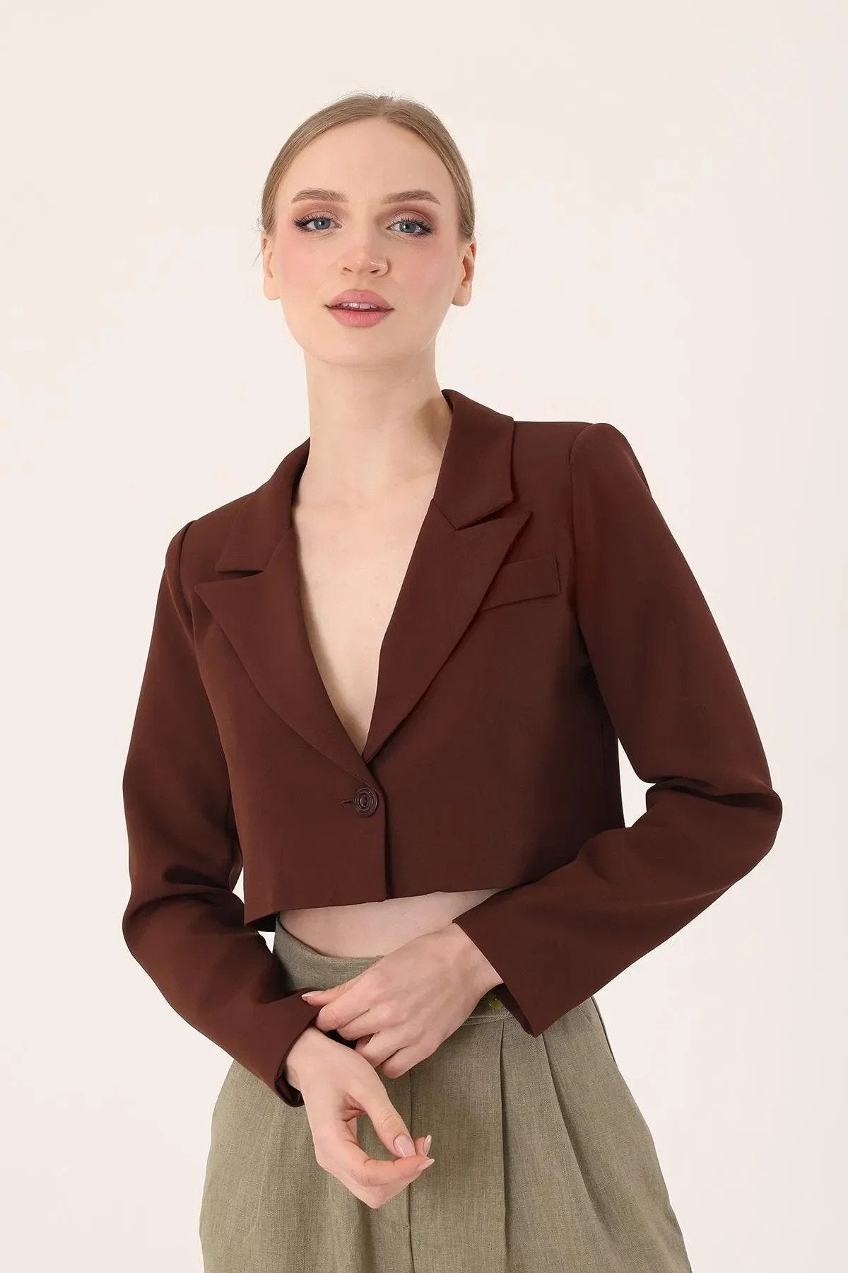 Kadın Tek Düğmeli Crop Blazer Ceket
