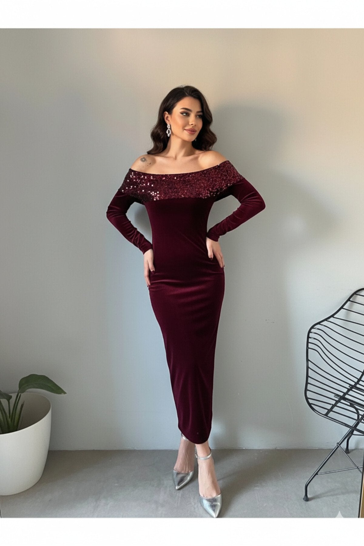 Kadın Payetli Madonna Yaka Kadife Şık Gece Yılbaşı Elbisesi