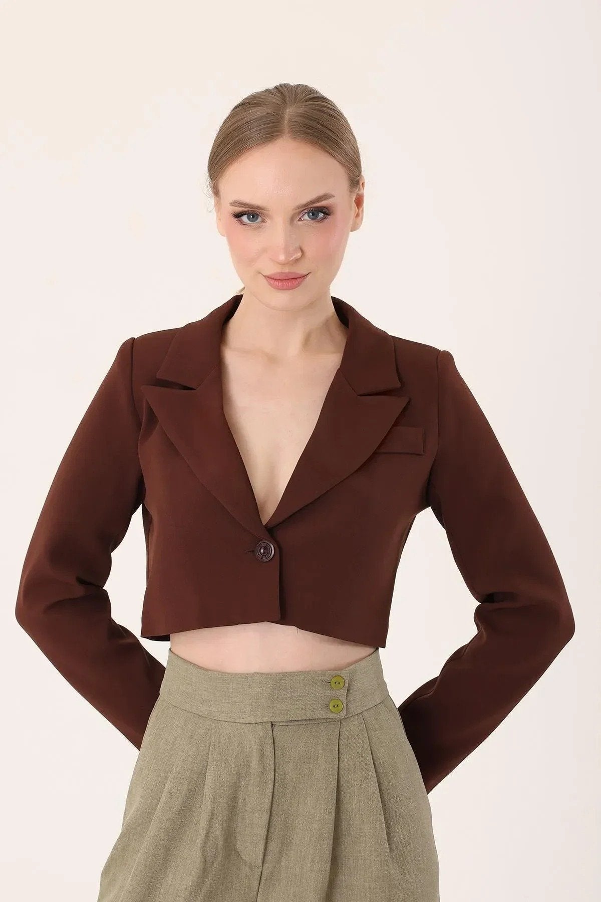Kadın Tek Düğmeli Crop Blazer Ceket