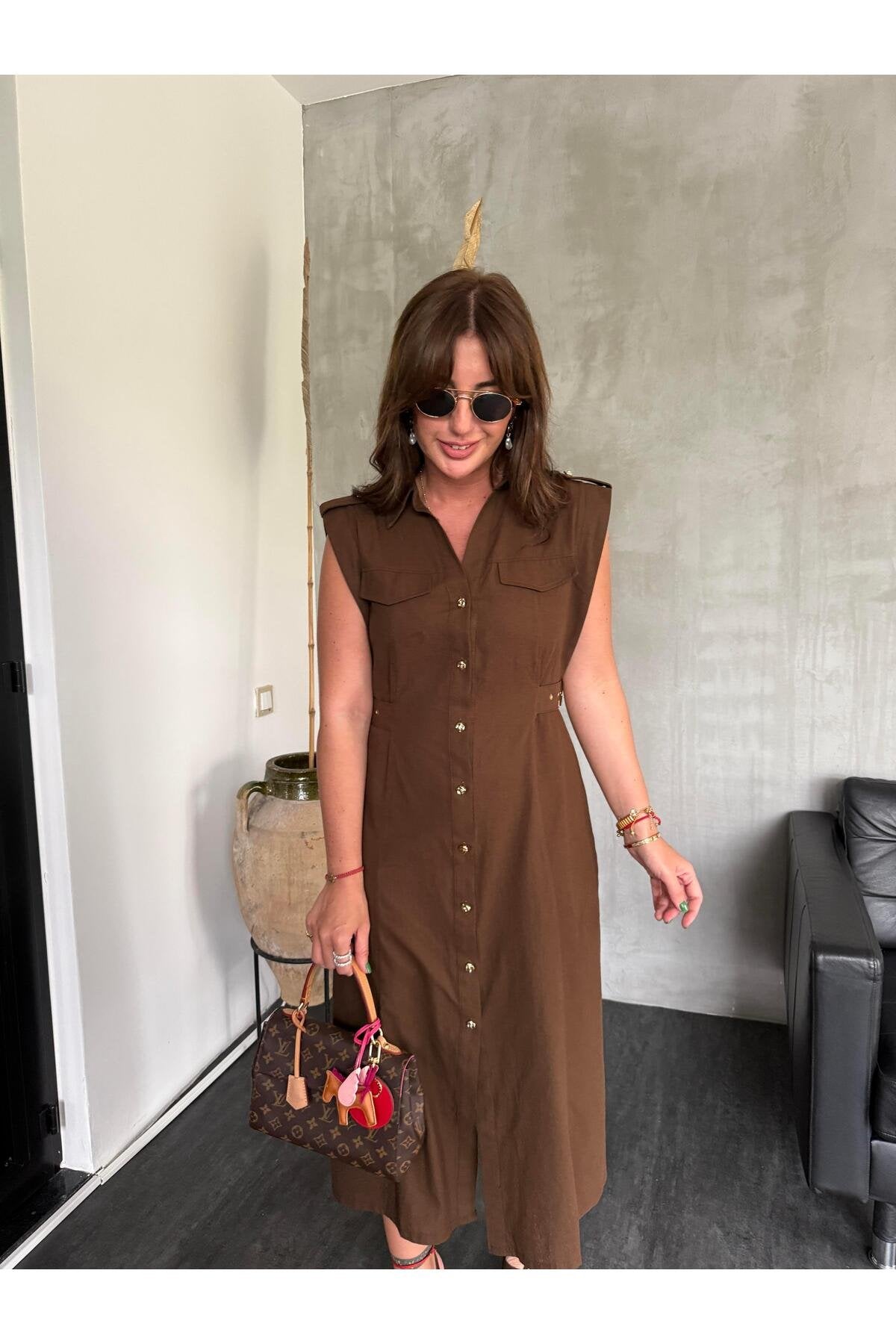 Orijinal Model , Kemer Detaylı , Gold Düğmeli , Acı Kahve , Keten Elbise
