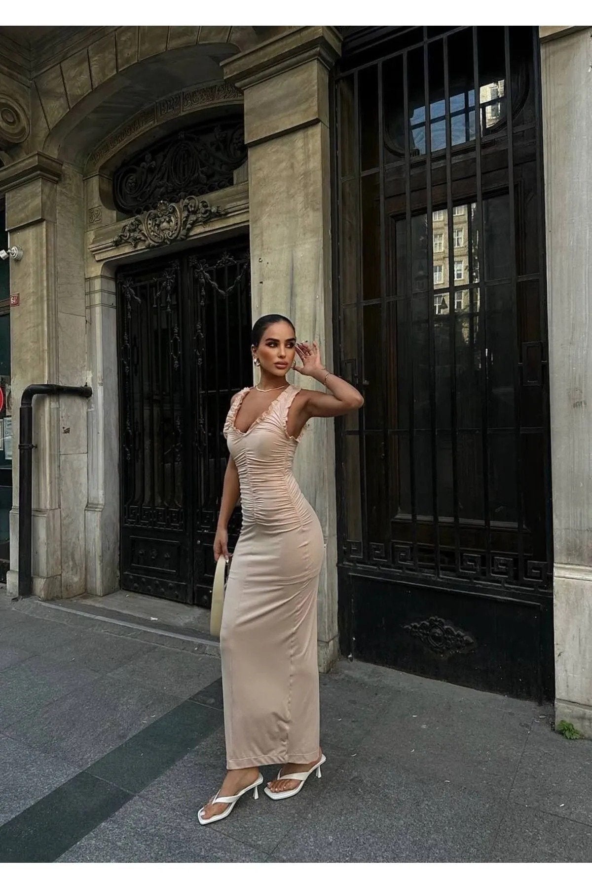 Kadın Fırfırlı V Yaka Drapeli Yırtmaç Detay Streç Elbise