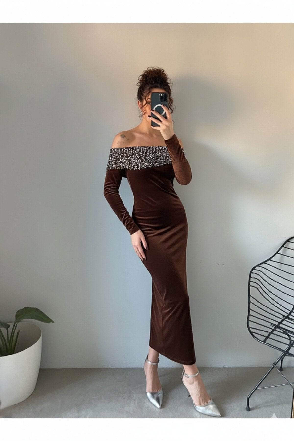 Kadın Payetli Madonna Yaka Kadife Şık Gece Yılbaşı Elbisesi