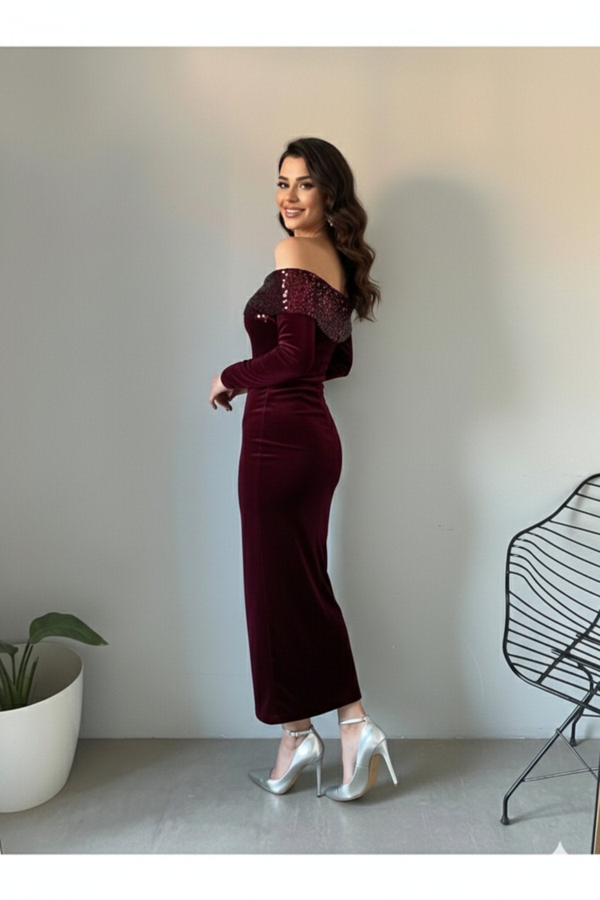 Kadın Payetli Madonna Yaka Kadife Şık Gece Yılbaşı Elbisesi