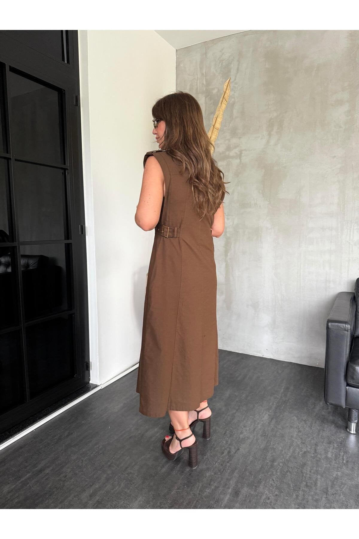 Orijinal Model , Kemer Detaylı , Gold Düğmeli , Acı Kahve , Keten Elbise