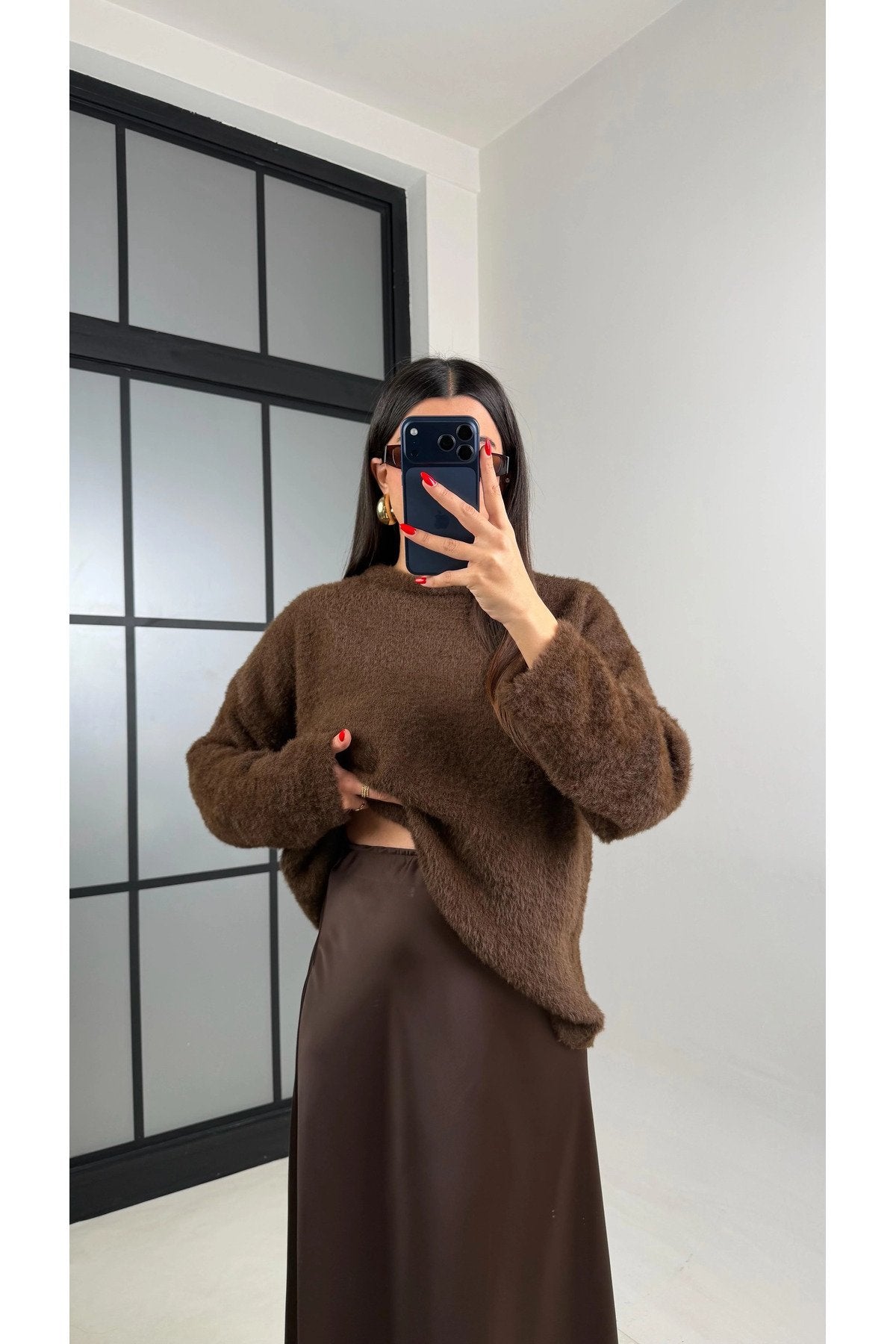 Kadın Siyah Dantel Detaylı Saten Kloş Etek