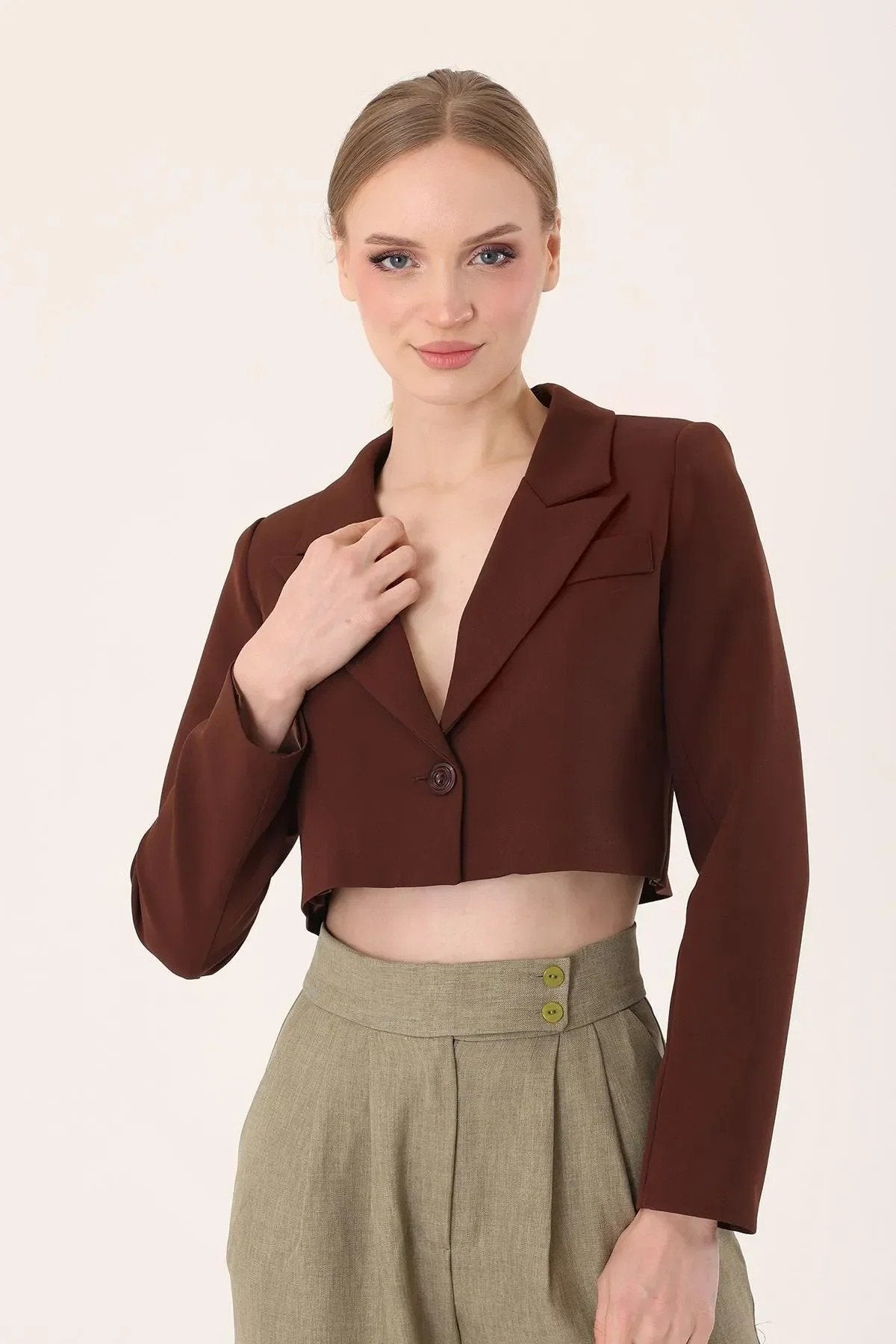 Kadın Tek Düğmeli Crop Blazer Ceket